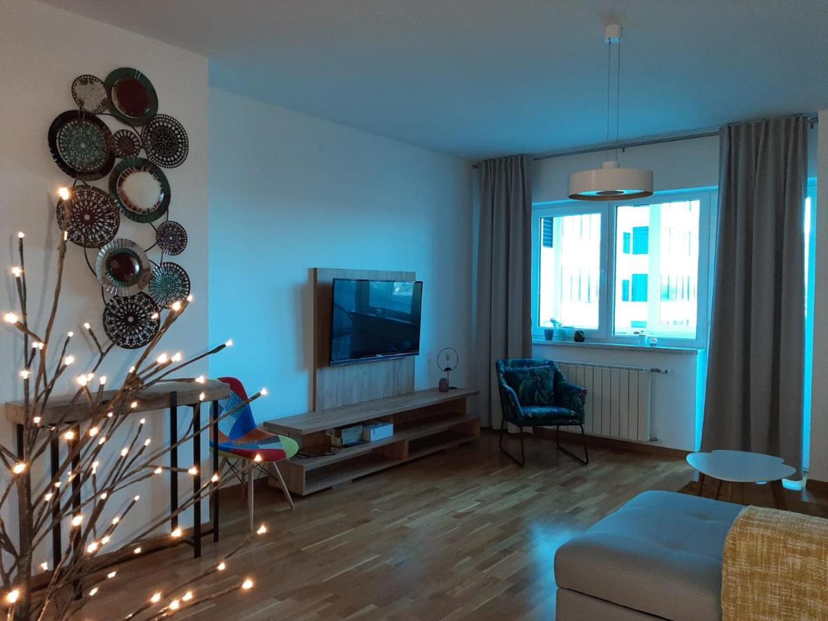 Bright, Modern & Cozy Apartment 图兹拉 外观 照片